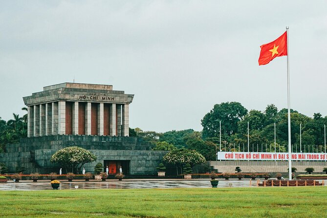 10 Day Tour in Vietnam from Ho Chi Minh to Hanoi - Meals, transport, and the group size factor (max 20)