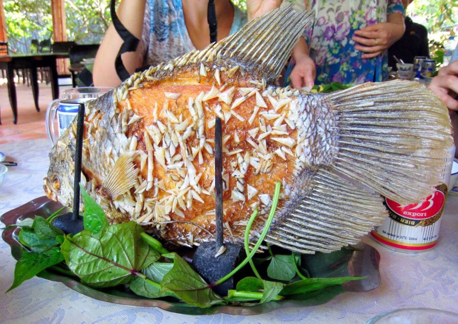 2-Day Mekong Delta Luxury Group Tour from Ho Chi Minh City - Arriving in Can Tho: What Nighttime Can Look Like