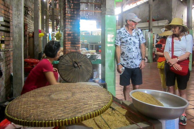 2-Day Mekong Delta Tour with Homestay - Lunch by the river: when the food stop fits the scenery