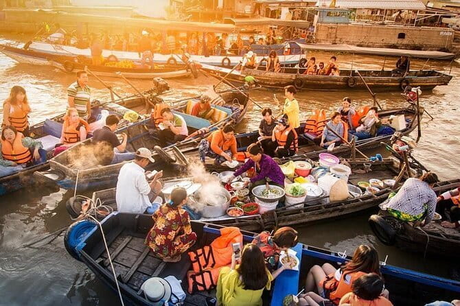 3 Days Mekong Delta Luxury Group Tour from Ho Chi Minh City - Day 2: Cai Rang Floating Market and the feeling of moving water life