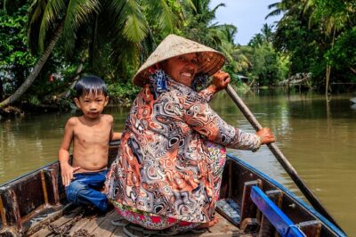 3 Days Mekong Delta Tours from Ho Chi Minh to Phnompenh - Chau Doc: Sam Mountain temple plus a Xe Loi village ride