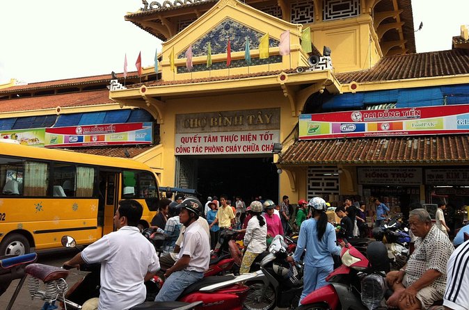 Afternoon Half-Day Introduction to Saigon Tour - Stop 2: French Colonial Sights—Notre-Dame Basilica and the Old Central Post Office