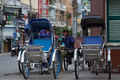 Chinatown Cyclo Journey Half-day Tour - Stop 2: Phố Tau Sai Gon (Chợ Lớn District 5) and the Chinese Medicine Stop