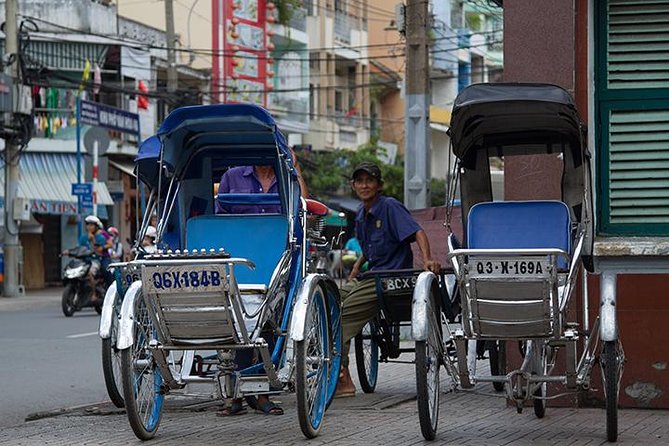 Chinatown Cyclo Journey Half-day Tour - Stop 2: Phố Tau Sai Gon (Chợ Lớn District 5) and the Chinese Medicine Stop