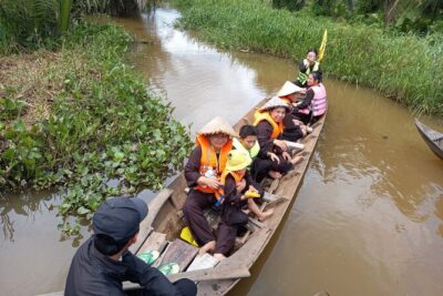 Cu chi Tunnel & Mekong Delta Full Day BBQ Lunch Lux Group 10 pax - Cruise, Bee Farm, and Honey Tea with Python Photos