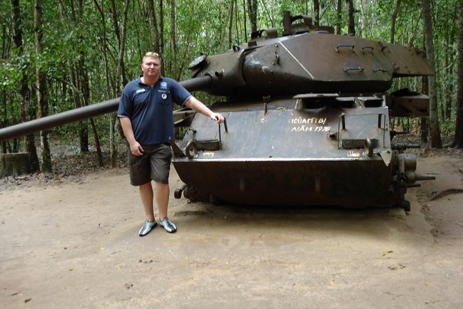 Cu Chi Tunnels and Cao Dai Temple private tour full day - Guide Matters: What Makes Luat and Viet Stand Out