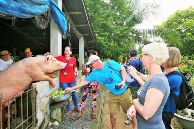 Cu Chi Tunnels Experience from Ho Chi Minh City - Stop 1: Saigon Central Post Office and a quick history primer
