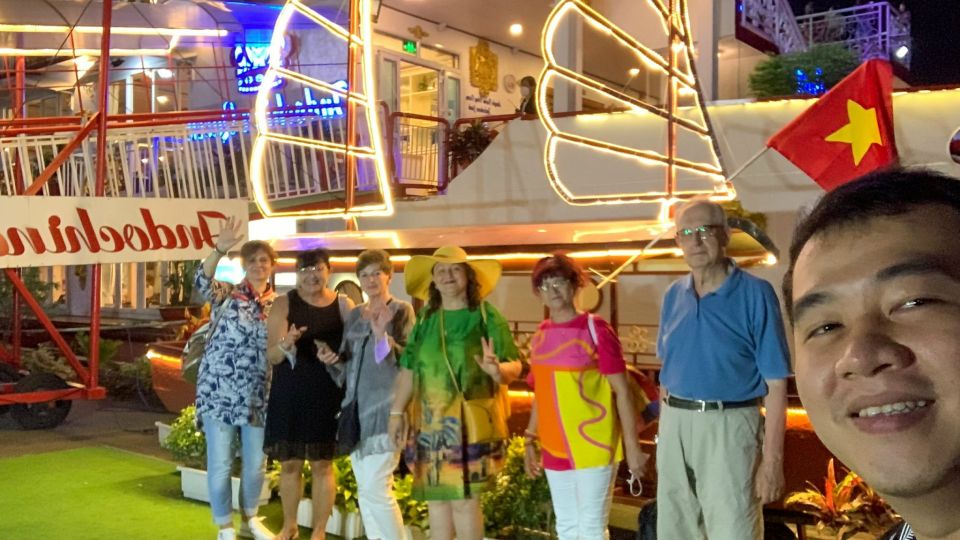 Deluxe Dining Cruise by DeluxeGroupTours - Getting There: Hotel Pickup, the 18:30 Start, and the Meeting Point