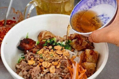 Discover Ho Chi Minh City’s Street Food & Hidden Life by Bicycle - Meet the Student Guides and How the Ride Stays Easy