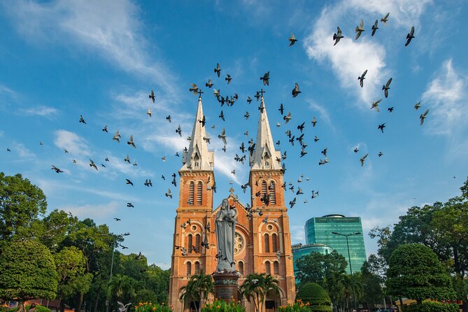 Essential Saigon Walking Tour: All Must-see - Saigon Opera House: elite origins and the Pearl of the Far East label