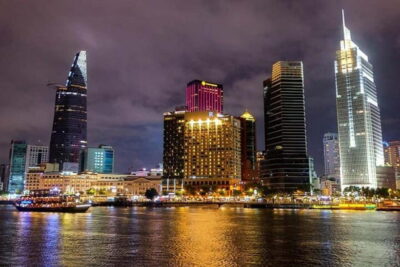 Experience Dinner On Luxury Cruise Along Saigon River - Dinner onboard: buffet-style choices and a set-menu backup
