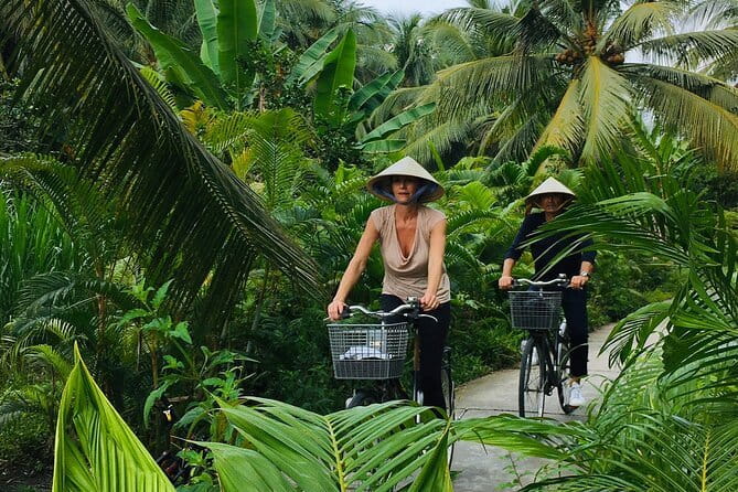 Exploring Ho Chi Minh City and Cu Chi Tunnels - Stop 2: Exploring real underground tunnels (10:00–12:00)