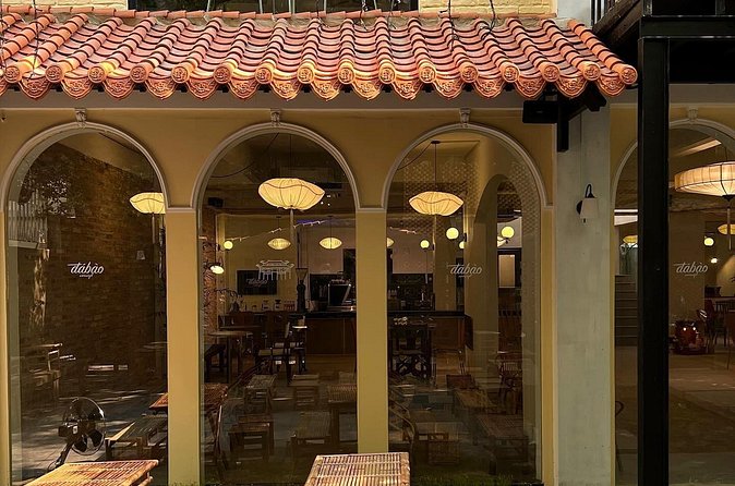 [Free E-sim] Half day Instagram Cafe Tour in Ho Chi Minh - Da Bao Concept Cafe (Dongdo): second cafe stop with decor and coffee culture (45 minutes)