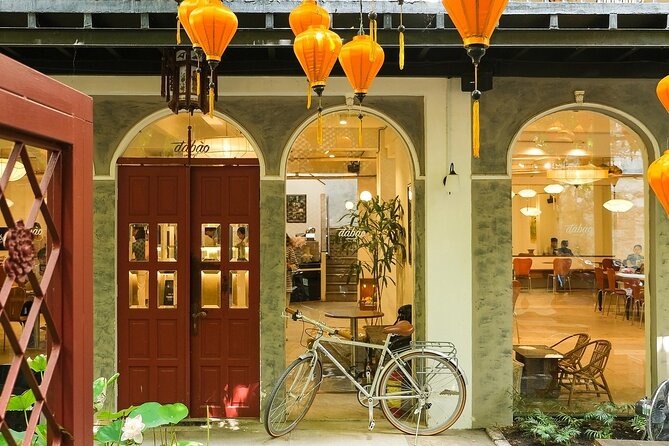 [Free E-sim] Half day Instagram Cafe Tour in Ho Chi Minh - Turtle Lake: a final 30-minute architecture and culture photo stop
