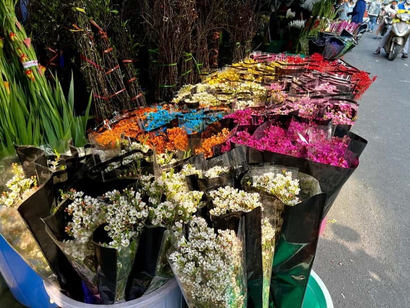 Free E-Sim Saigon Hidden Gems Tour with Local Guide - Starting at Ben Thanh Market West Gate and getting your e-sim set up