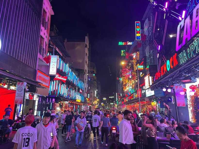 Free E-sim Saigon Nightlife Hopping Tour - Practical tips: cash, comfort, and how to get better value
