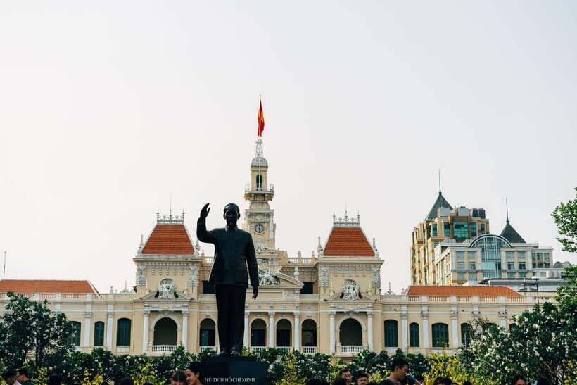 From HCM: Full-Day Cu Chi Tunnels & City Highlights Tour - Saigon Central Post Office and Notre-Dame Cathedral exterior views