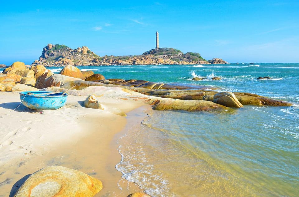 From Ho Chi Minh City: Relax In Mui Ne Beach In 1 Day - Fishing Village Time: Boats, Market Life, and Coastal Work