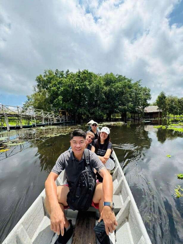 From Ho Chi Minh City: Tan Lap Floating Village Eco Day Tour - Bamboo rafting and canal views from different angles