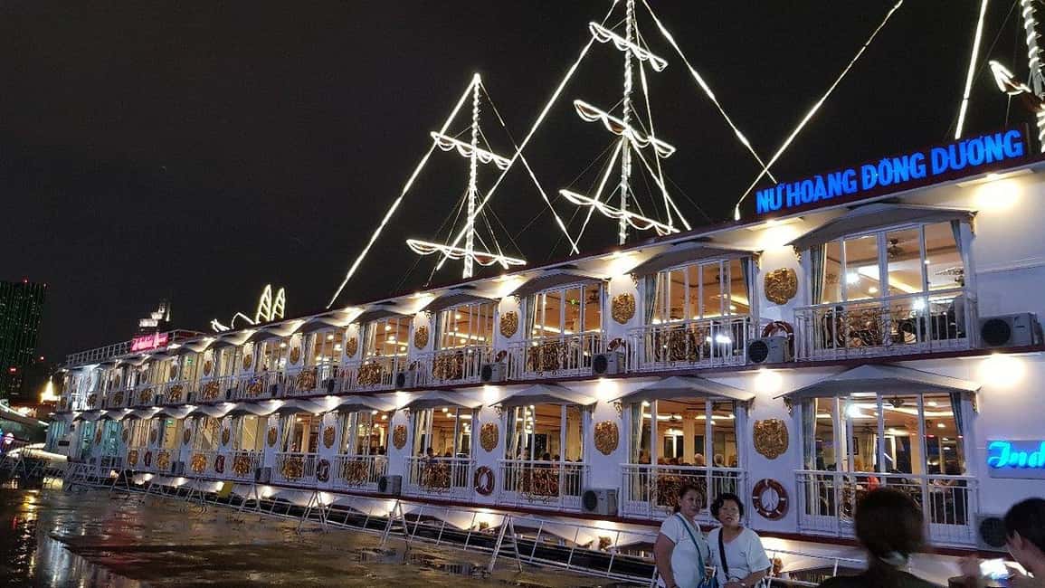 From Ho Chi Minh: Private Dinner Cruise on Saigon River Tour - Live Music, Dances, and the Saigon Night Mood