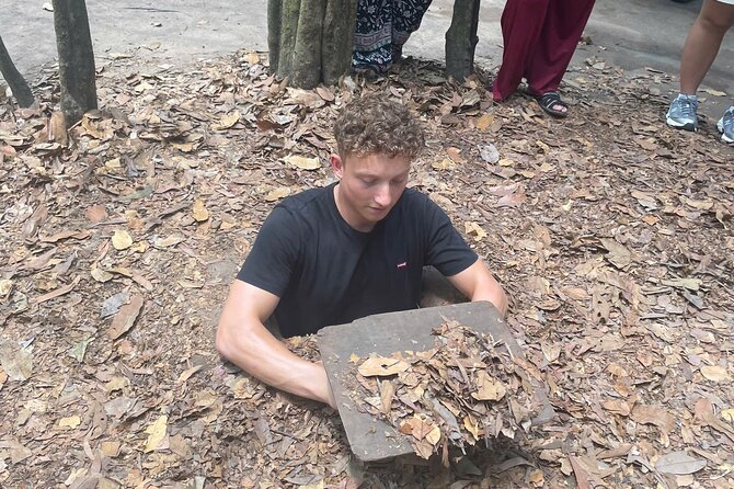 Full Day Cu Chi Tunnel and Mekong Delta Small Group with Lunch - Lunch on the road: vegan option and keeping energy up