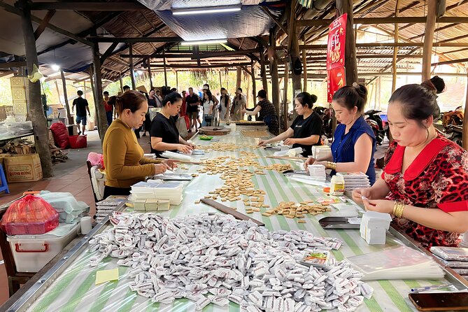 Full Day Guided Mekong Delta Day Tour in Vietnam (Multilingual) - Lunch, Snacks, and Small Comforts on a Long Day