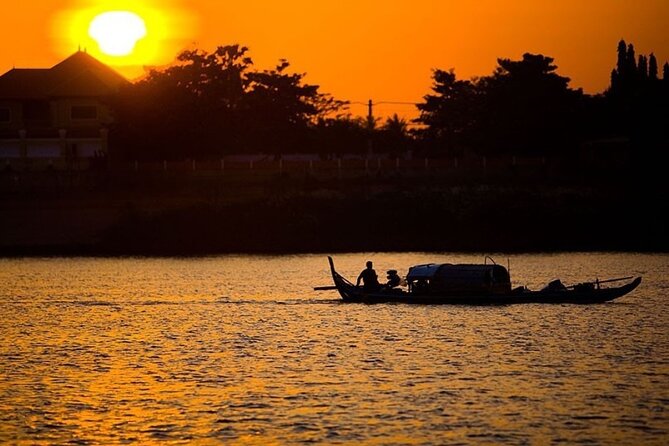 Half Day Dusk on the Mekong -Sunset in Paradise - From the city to My Tho: how the day starts