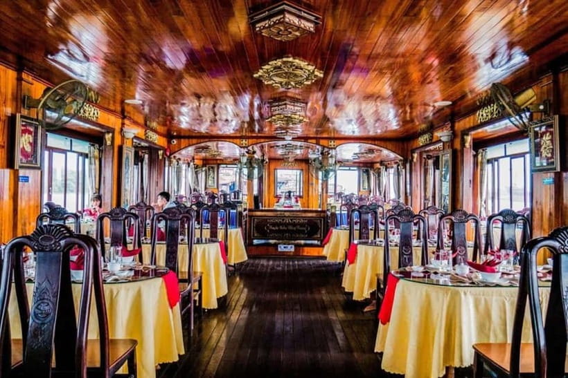 HCM: Night Experience Dinner Cruise on Saigon River - Optional Scooter Tour: Ben Thanh, Post Office, Notre Dame, and More