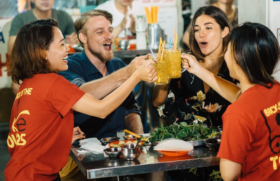 HCMC: A Taste of Vietnam Saigon Night Food Tour - Guide quality and communication: the difference between stress and smooth