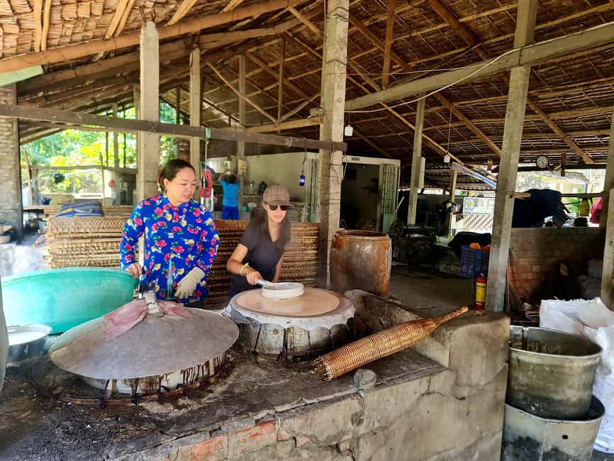 HCMC: Mekong Delta 2-Days My Tho–Ben Tre & Cai Rang Market - Can Tho dinner cruise with Don Ca Tai Tử
