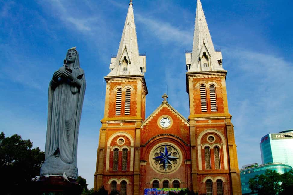 HCMC: Private or Group Sai Gon City Tour with Pickup - Morning Colonial Icons: Saigon Central Post Office and Notre-Dame Basilica