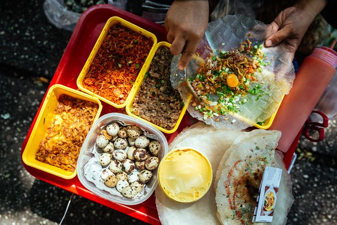 Highlights & Hidden Gems With Locals: Best of Ho Chi Minh City Private Tour - Meeting at Thích Quảng Đức and getting your bearings fast