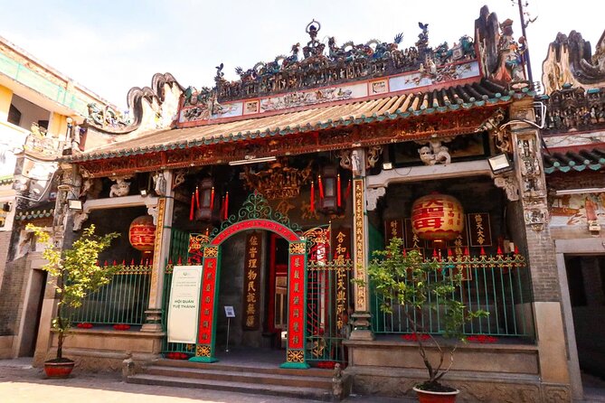 Ho Chi Minh Best Walking Tour: Food, Coffee & History - Nguyen Thien Thuat apartment buildings: old Saigon still living