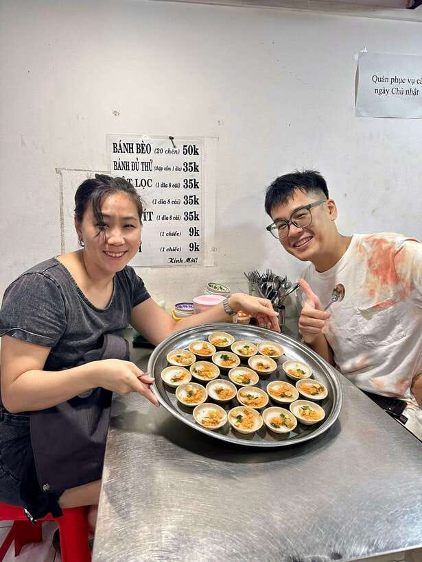 Ho Chi Minh City: Food Tastings & Sightseeings On Scooter - District 3 street food: the route where the flavors stack up