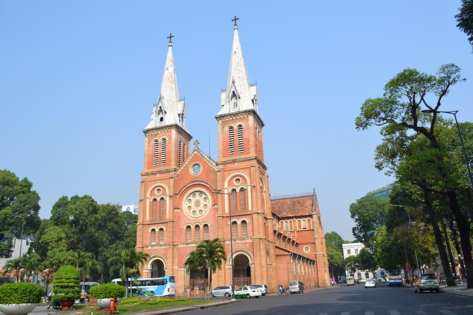Ho Chi Minh City Half day City tour - Pickup, timing, and the morning rhythm in District 1