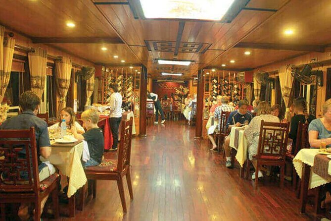 Ho Chi Minh City Luxury Dinner Cruise – Saigon Princess - The dinner and live Vietnamese music: value beyond the menu
