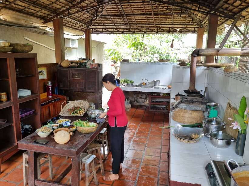 Ho Chi Minh City: Mekong Delta Day Trip with Lunch & Drinks - Motorbike across the countryside: the Ben Tre way, not the fast-photo way