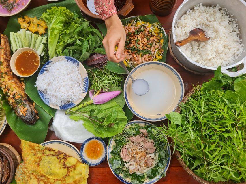 Ho Chi Minh City: Mekong Delta Day Trip with Lunch & Drinks - Lunch in Ben Tre: what’s included and why it’s part of the value