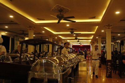 Ho Chi Minh City Night Light - Dinner on Cruise Luxury - What You Actually Get: Inclusions, Dinner Timing, and Tour Pace