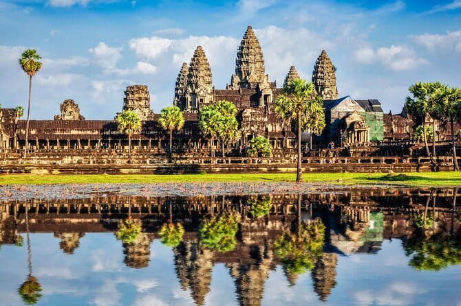 Ho Chi Minh City Private City Tour – History, Culture, Local Life - Thích Quảng Đức Monument: a short stop with heavy gravity