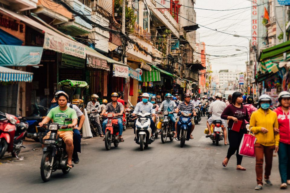 Ho Chi Minh City: Private City Tour Off the Beaten Track - Ba Chien Hau Pagoda: What You Gain from This Peaceful Stop