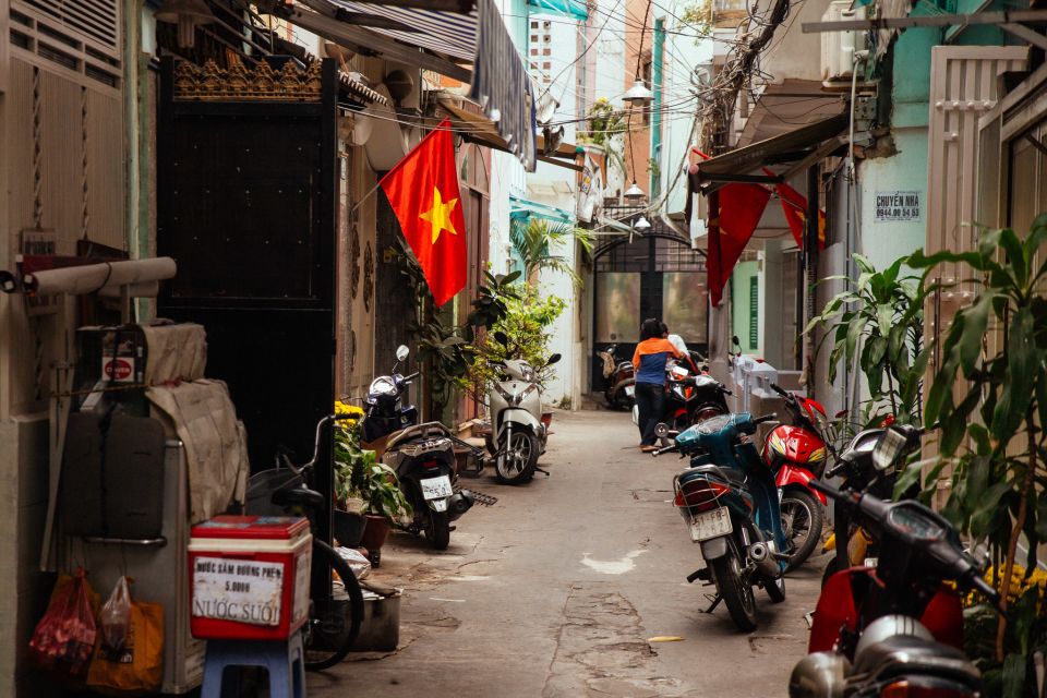 Ho Chi Minh City: Private City Tour Off the Beaten Track - Walking Pace and Comfort: What You Should Plan for