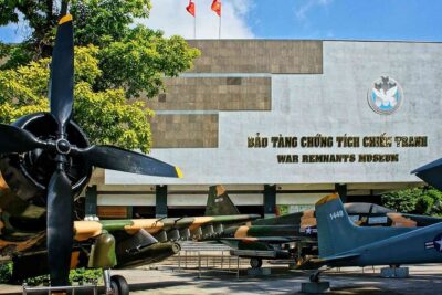 Ho Chi Minh City Private Tour: Half Day, Full Day, Cu Chi Tunnel - Independence Palace, Central Post Office, and Notre-Dame Cathedral stops