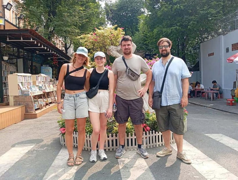 Ho Chi Minh City: Private Walking Tour with a Guide - Old Saigon by foot: Hindu Temple and the Ben Thanh Market pulse