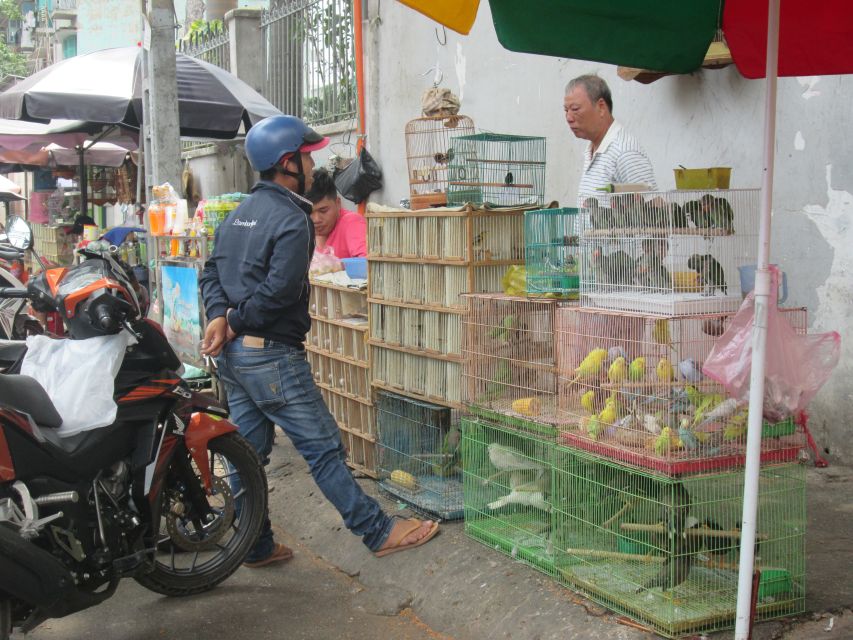 Ho Chi Minh City: Saigon Morning Markets Tour by Motorbike - Buying local specialties: how to shop without panicking