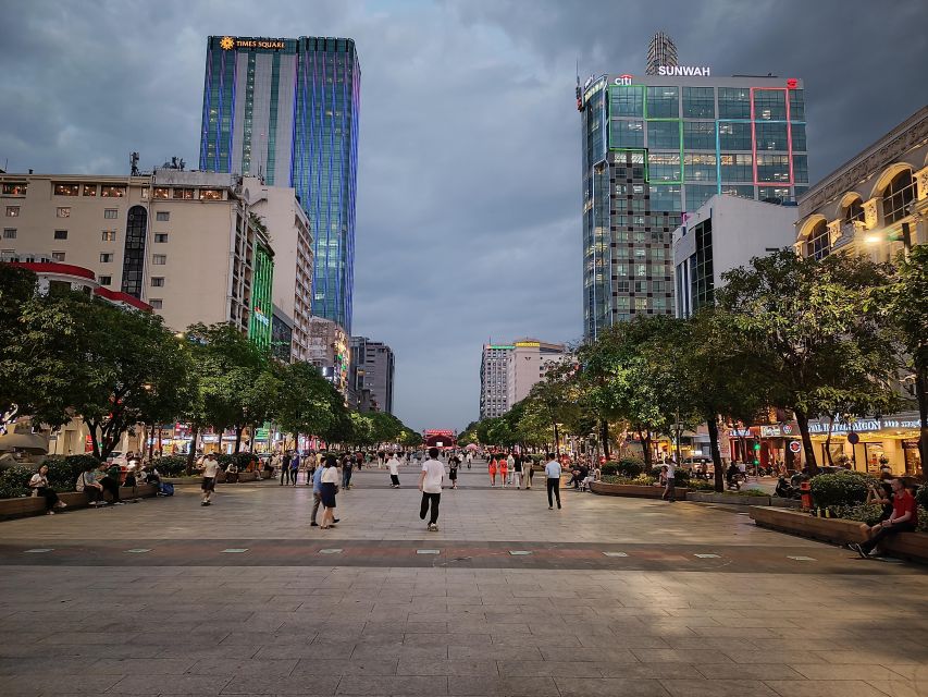 Ho Chi Minh City (Saigon): Private Tour with a Local Guide - The Secret Weapon Bunker Stop: A “Hidden” Place That Changes the Tone