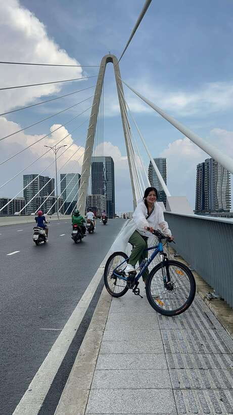Ho Chi Minh City Sightseeing Private Tour With Funny Guide - Morning local market and temples: the everyday side you’ll remember