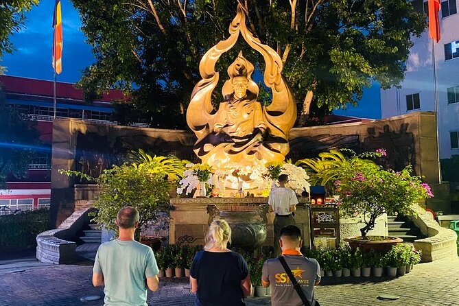 Ho Chi Minh City: Street Food & Sightseeing Tour with Local Guide - Stop 3: Ho Thi Ky Flower Market and Bánh Tráng Nướng