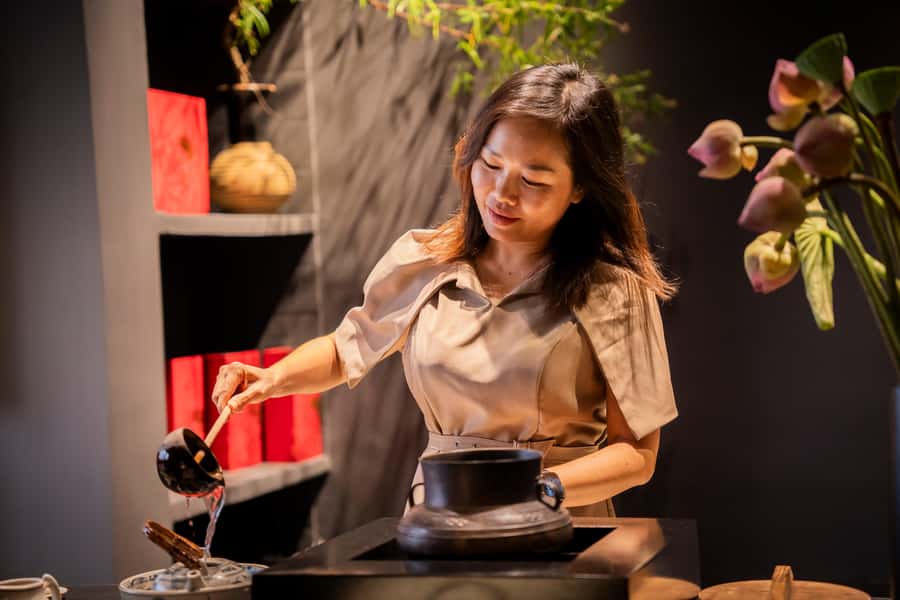 Ho Chi Minh City: Vietnamese Lotus Tea Culture Experience - Tay Ho Lotus Tea tasting and the scenting technique