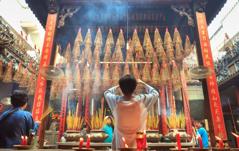 Ho Chi Minh: Full-Day Private City Tour - Thien Hau Temple in Chinatown: beauty with a living religious feel